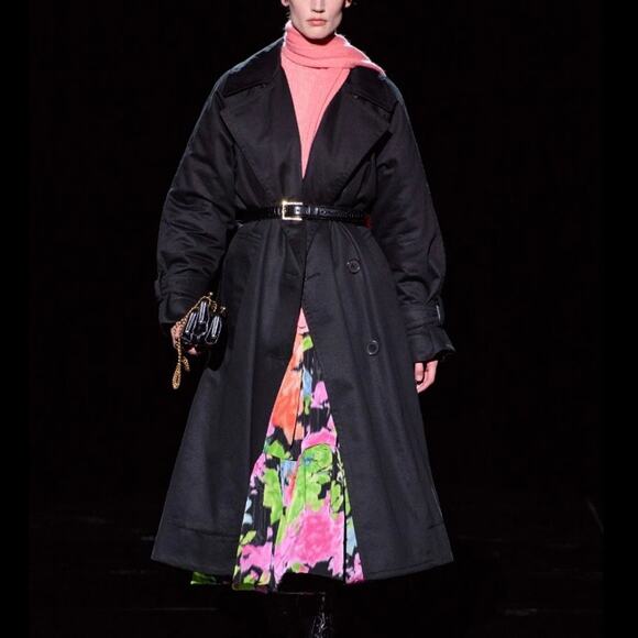 Runway Marc Jacobs Runway 2019 Pink Fringe End Scarf 64"x10" - Picture 6 of 7